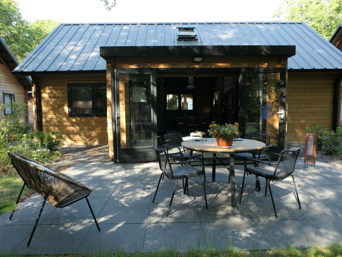 Cosy Wooden House Amid Woods In Soesterberg Utrecht Exterior foto